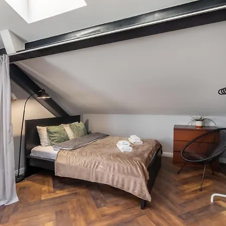 Close-golden Waw - Old Town - Marcinkowskiego #1 * Warschau